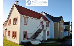 The Neuk- Contemporary Coastal Apartment